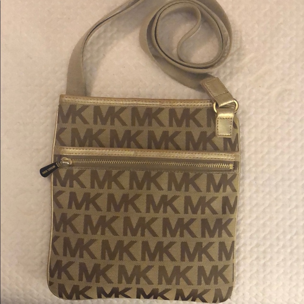 Michael kors cross body